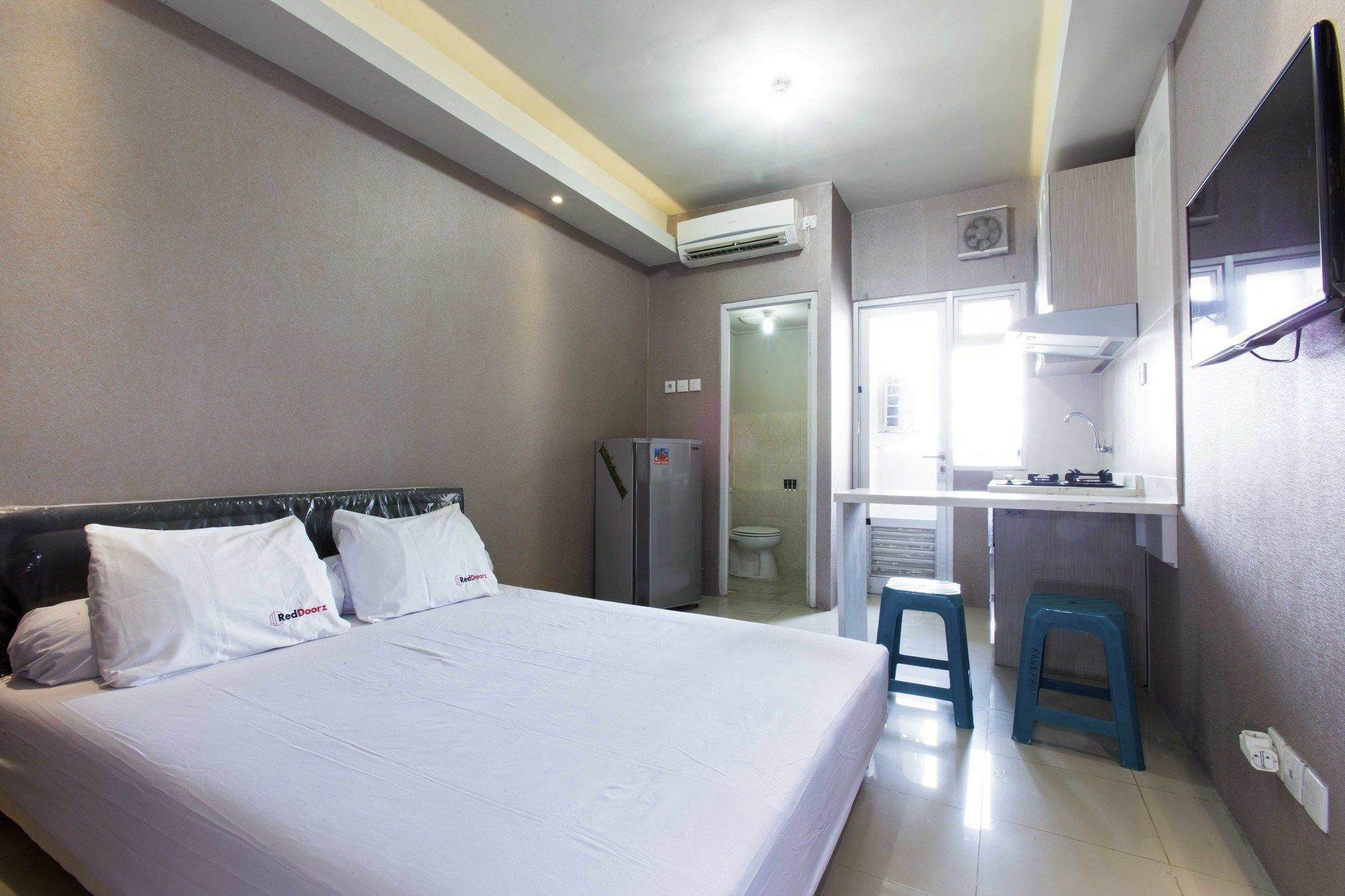 Reddoorz Apartment @ Pegangsaan Kelapa Gading Yakarta Exterior foto