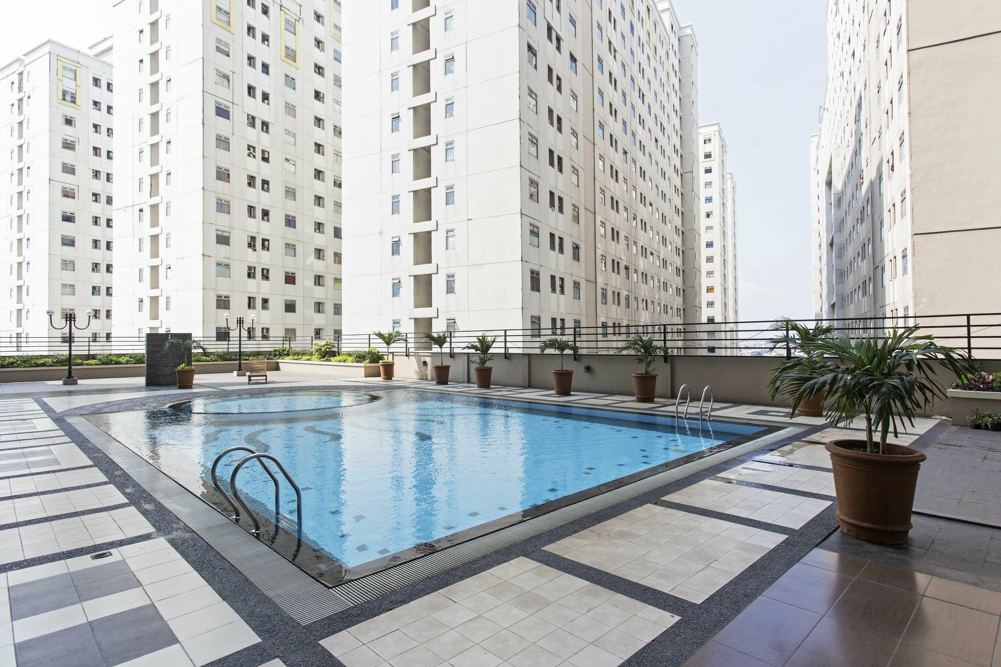Reddoorz Apartment @ Pegangsaan Kelapa Gading Yakarta Exterior foto