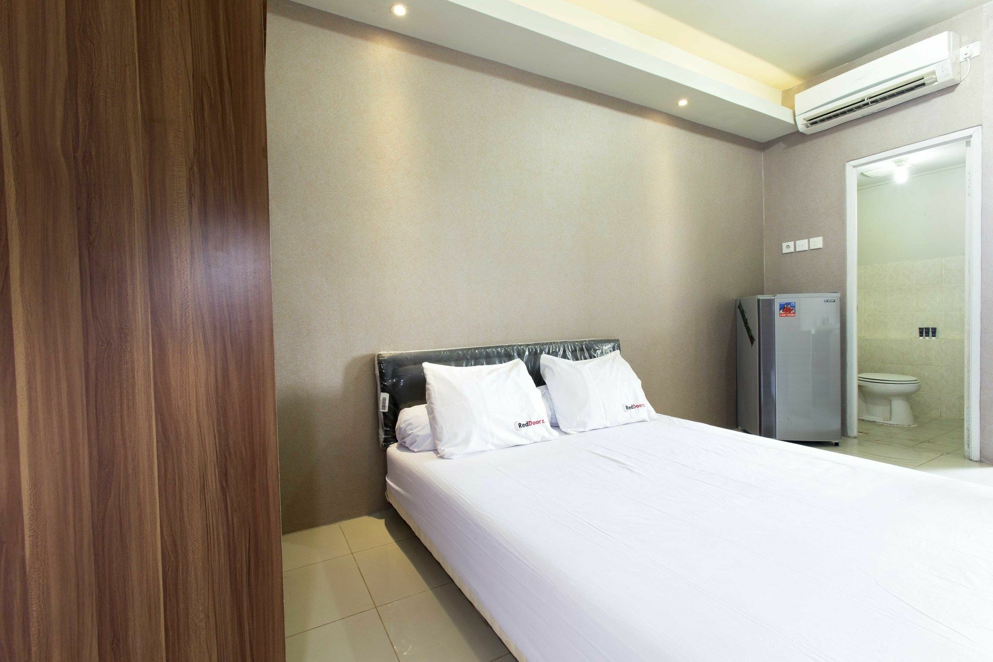 Reddoorz Apartment @ Pegangsaan Kelapa Gading Yakarta Exterior foto